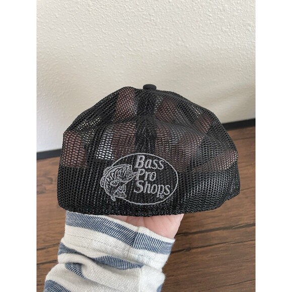 Bass Pro Shops Baseball Cap Fitted Hat Mesh Back Black S M Outdoor Hunting Fish - Picture 2 of 3